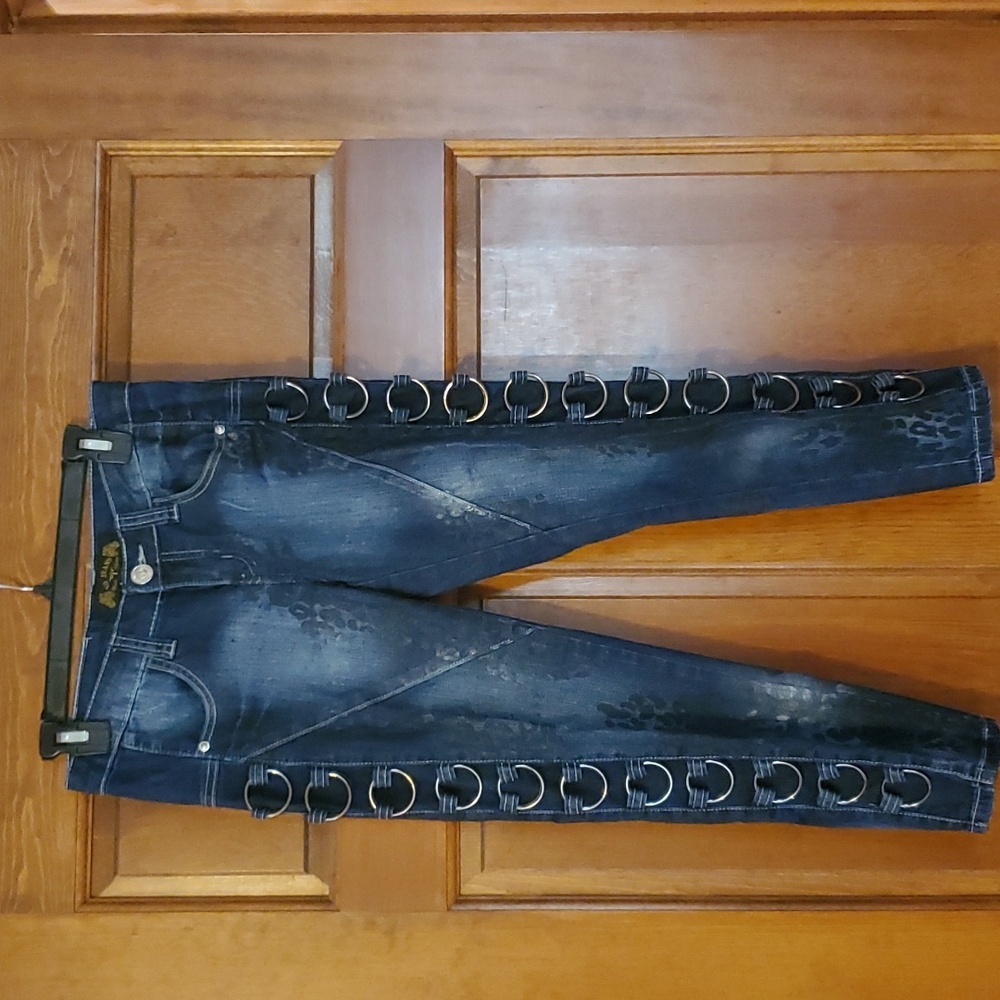 Unique Virgin Only Jeans sz 28, 3/4 long
